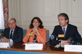 José Torres Hurtado, Isabel Borrego e Íñigo de la Serna en el acto de apertura.