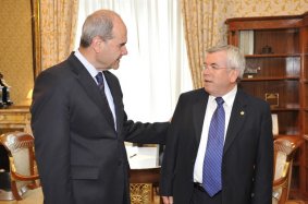 Manuel Chaves y Pedro Castro, en una reciente reunión en el Ministerio