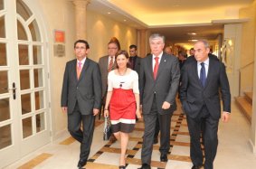 Elena Espinosa junto a los alcaldes de Torremocha, Talavera y el Presidente de la Diputación de Toledo
