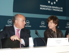 Pedro Tomey e Isaura Leal, en la apertura de la Jornada