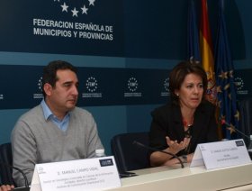 Yolanda Barcina y Manuel Bustos, en la Mesa Redonda sobre modernización, transparencia y confianza en los gobiernos