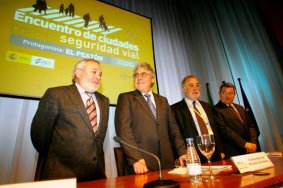 Andrés Ocaña, en primer término, con Justo Zambrana, Pere Navarro, y Jesús María Ruiz, Subdelegado del Gobierno en Córdoba